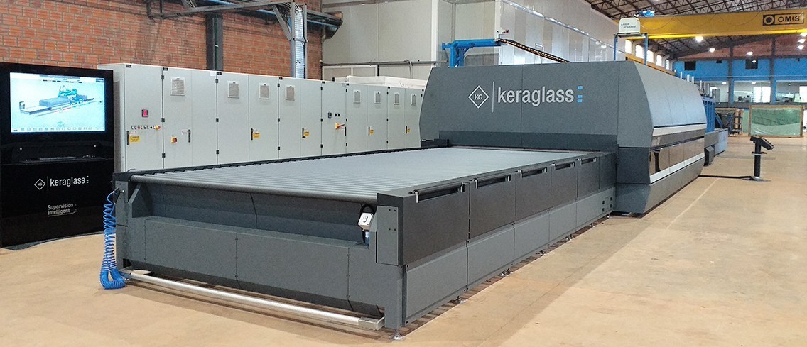 Keraglass instala con gran éxito el cuarto horno de templado en Vidriocar (Paraguay)